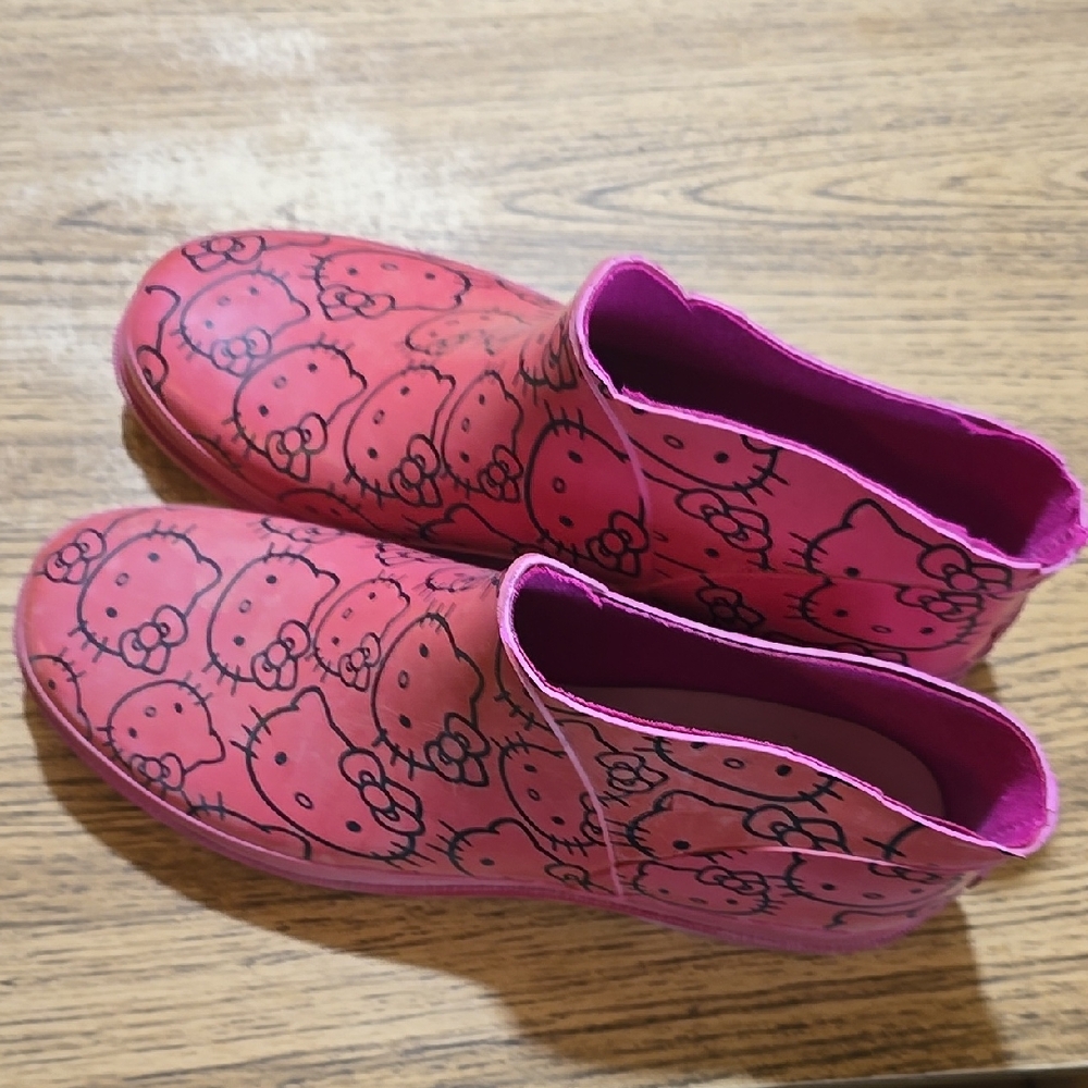 Hello Kitty Pink WONENS Size 9-10 Shoes  I Made These They Are Rainboot Cutoffs